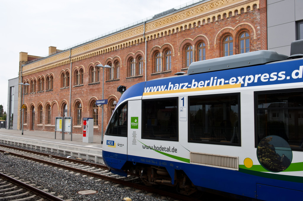 Zug am Bahnhof