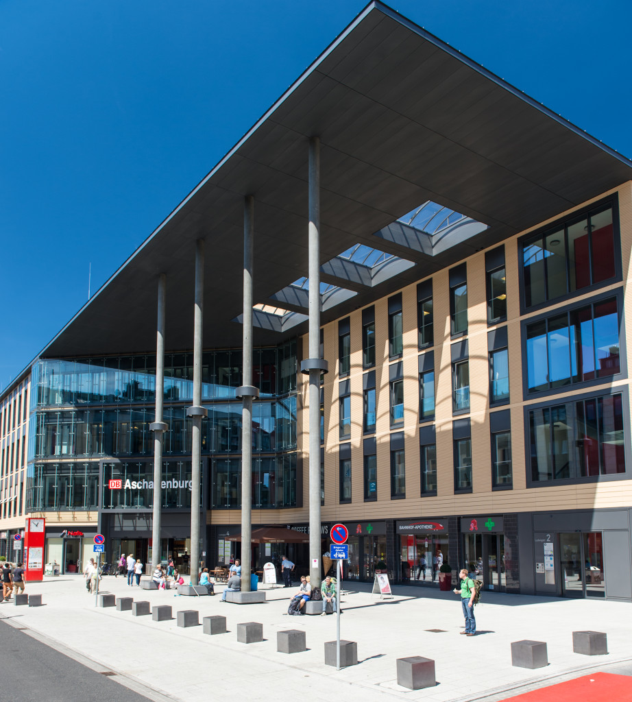 Vorplatz Bahnhof Aschaffenburg