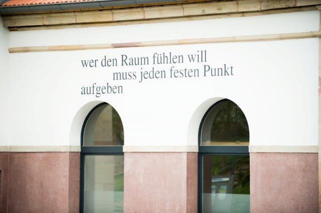 Typographie am Gebäude