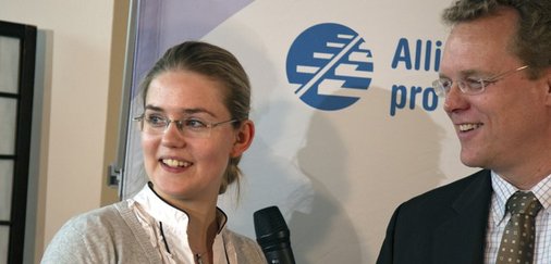 Dirk Flege (rechts) interviewt Sarah Lips aus dem niedersächsischen Bremen.