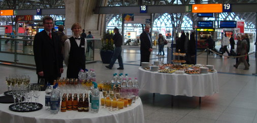 Bahnhofshalle: Blick auf Buffet