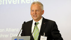 Bahnchef Rüdiger Grube beim Förderertreffen der Allianz pro Schiene