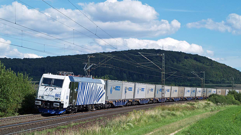 Pro 740-Meter-Netz: Ein Güterzug in Standardlänge von 740 Metern ersetzt 52 Lkw. Politiker aller Parteien sehen die Vorteile, allerdings zwingen Netzengpässe 90 Prozent der Züge zur Kurzversion.