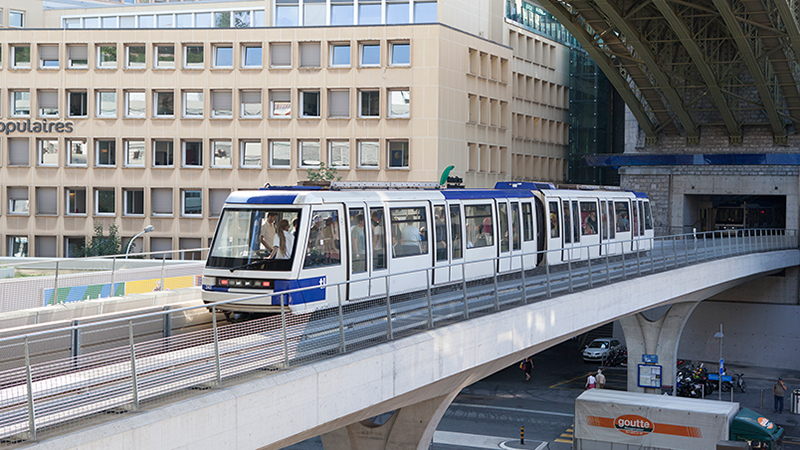 Fahrerloses Fahren: Eine autonom fahrende Bahn auf der Linie M2 im schweizerischen Lausanne