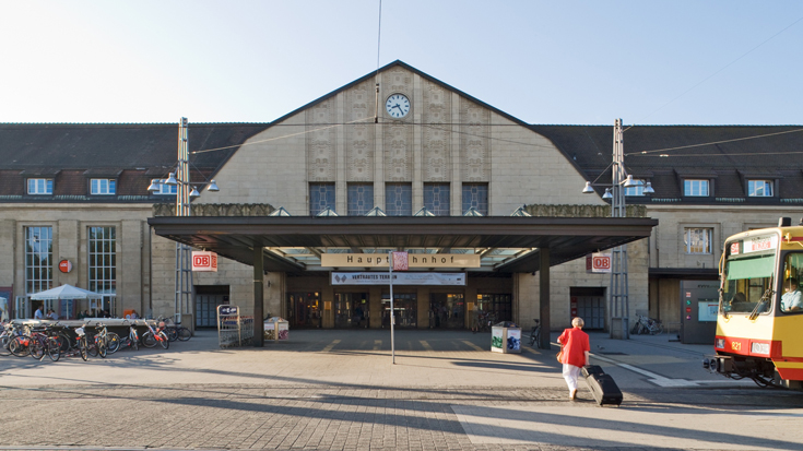 Der Bahnhof Karlsruhe / Karlsruhe Hauptbahnhof