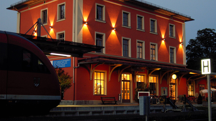 Der Bahnhof Landsberg am Lech am Abend