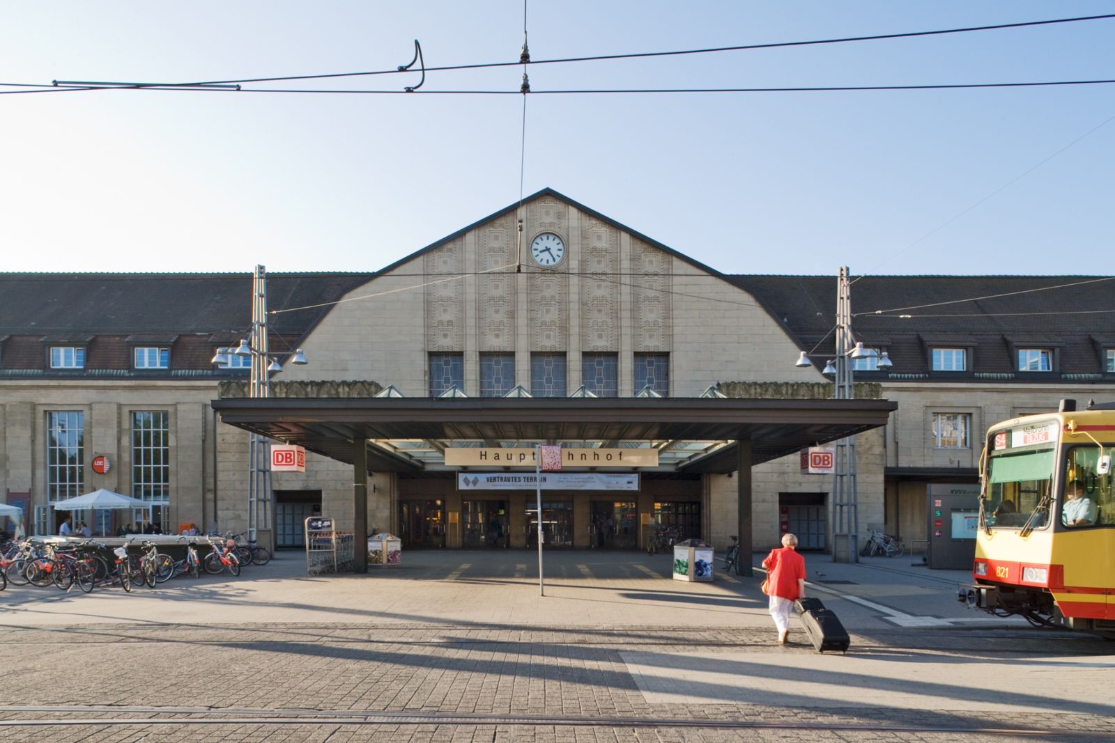 Karlsruhe Hauptbahnhof: Außenansicht