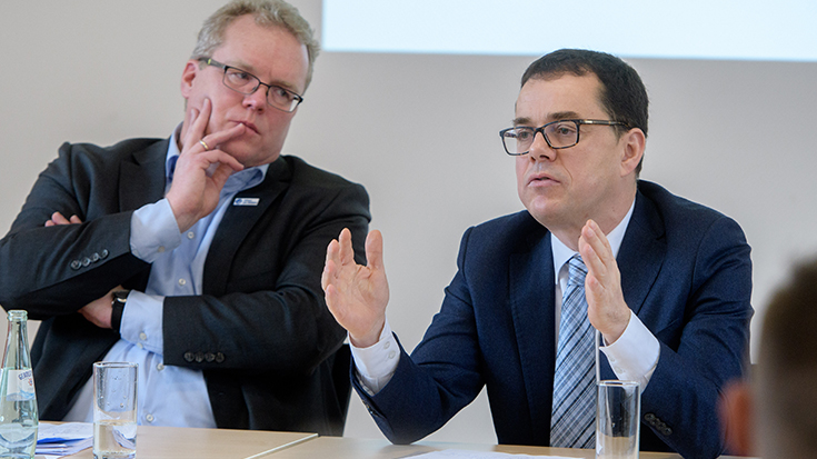 Fahrerassistenzsysteme im Bahnverkehr - Dirk Flege und Rita Schwarzelühr-Sutter