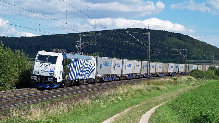 Im Vorfeld des Brenner-Gipfels hat die Allianz pro Schiene die Verkehrs- und Innenminister aus Deutschland und Österreich auf die Probleme im Alpenverkehr hingewiesen und konkrete Maßnahmen zur Lösung vorgeschlagen.