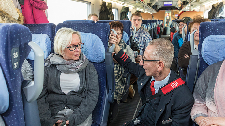 Recep Buluter erhielt 2018 die SILBER-Auszeichnung für den Wettbewerb Eisenbahner mit Herz der Allianz pro Schiene