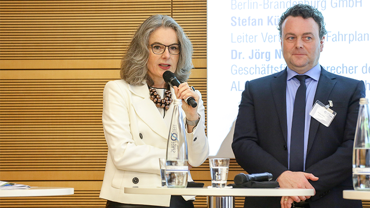 Susanne Henckel (VBB) und Stefan Kühn (DB Netz AG).