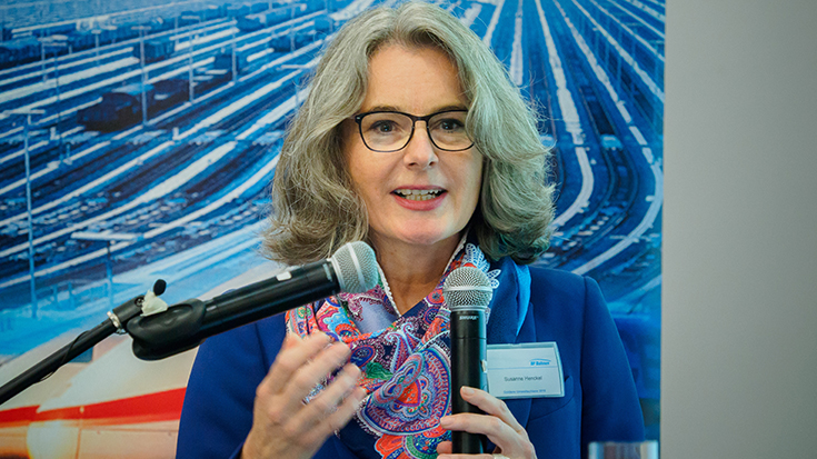 „Goldene Umweltschiene“: Staatssekretär überreicht Preis an Allianz pro Schiene: Susanne Henckel