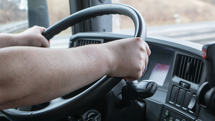 Zuviel Gewicht? Reifen abgefahren? Lenk- und Ruhezeiten überschritten? Bußgelder müssen die Lkw-Transporteure nicht fürchten, denn Kontrollen auf Bundes- und Länderebene sind selten.