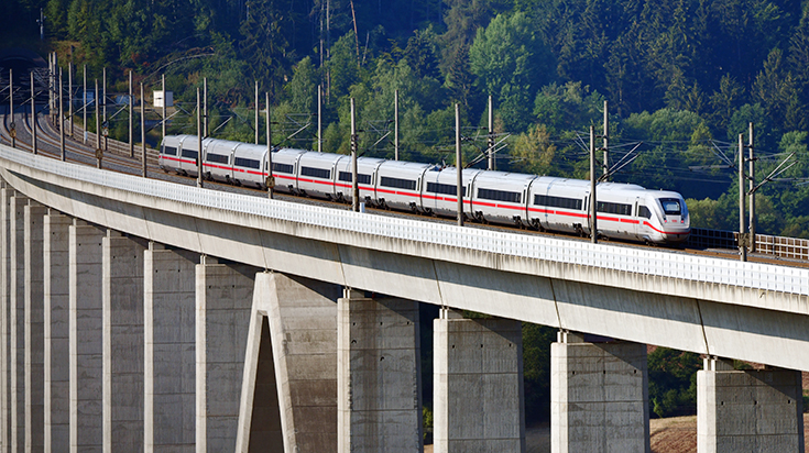 ICE 4 untewegs auf der SFS Hannover - Würzburg