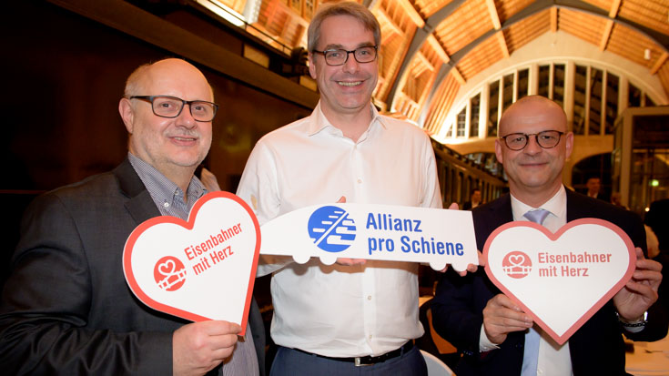 Alexander Kirchner, Vorsitzender der EVG, Tobias Heinemann, Sprecher der Transdev-Geschäftsführung, Martin Seiler, Vorstand Personal und Recht der Deutschen Bahn