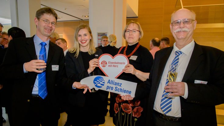 Matthias Kurzeck, stellvertretender Vorsitzender im Vorstand der Allianz pro Schiene und Mitglied im VCD-Bundesvorstand, Carolin Flege (Allianz pro Schiene), Kerstin Haarmann, Bundesvorsitzende VCD und Detlef Neuß (Fahrgastverband Pro Bahn)