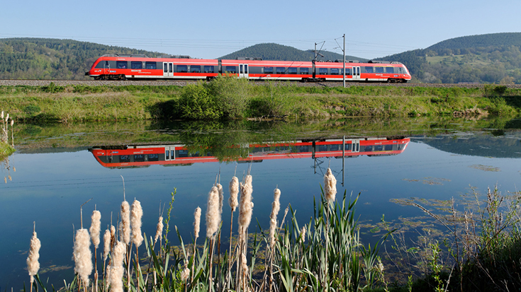 Die Eisenbahn geht bei einer umfassenden Studie der EU-Kommission als klarer Sieger hervor. Untersucht wurden die gesamtgesellschaftlichen Kosten und die Finanzierungsbeiträge der Verkehrsträger.